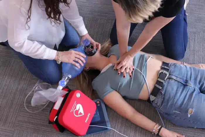 Formación en RCP para el personal laboral